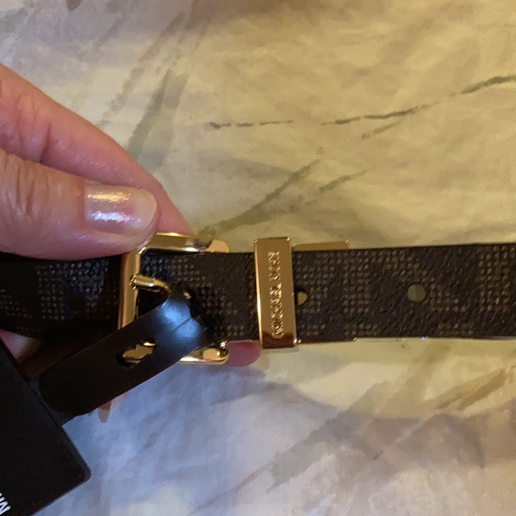 Michael Kors cute large reversible belt nwt - Picture 3 of 8
